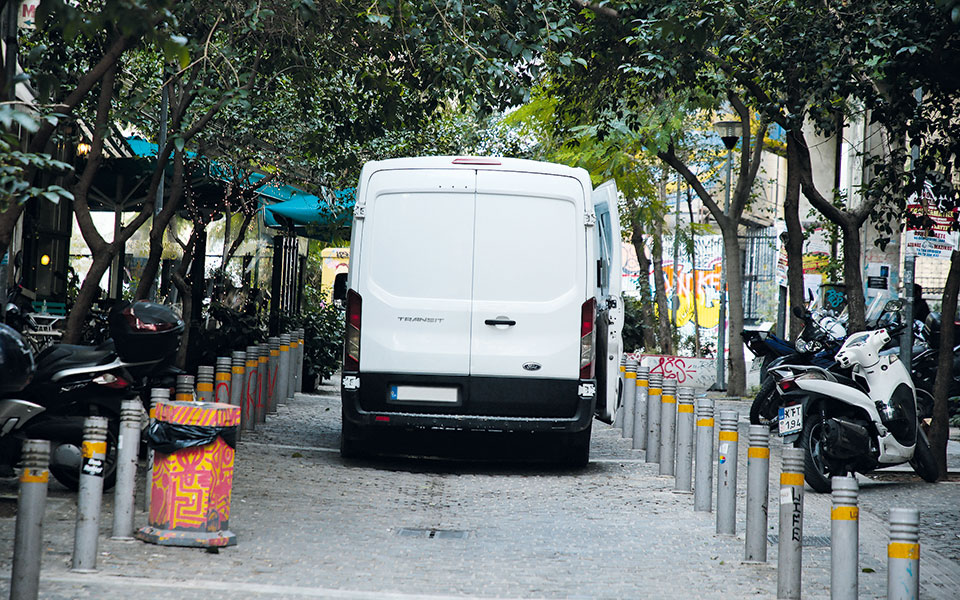Η Αθήνα βάζει φρένο στα φορτηγά-3