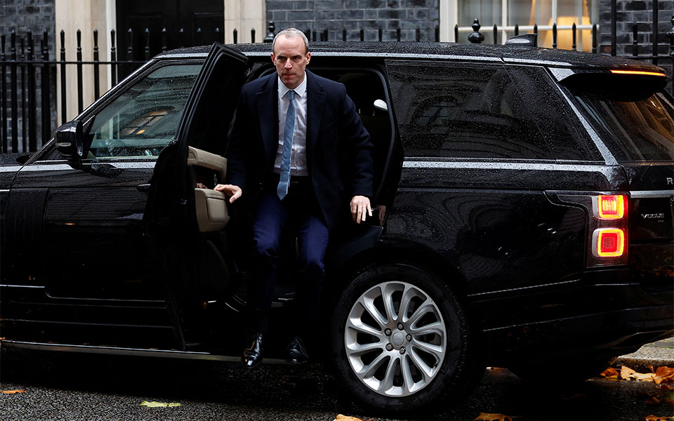 βρετανία-έρευνα-σε-βάρος-του-ντόμινικ-562151620