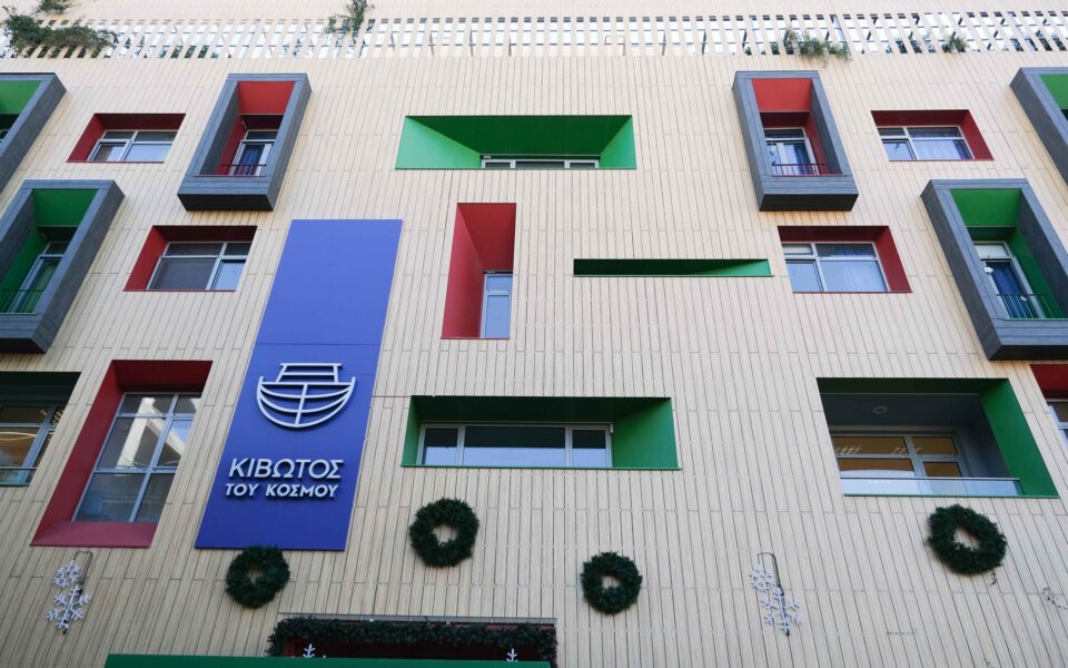 χιονοστιβάδα-καταγγελιών-για-την-562147024