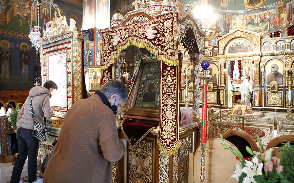 θεσσαλονίκη-έμπαιναν-σε-εκκλησίες-κα-562130608