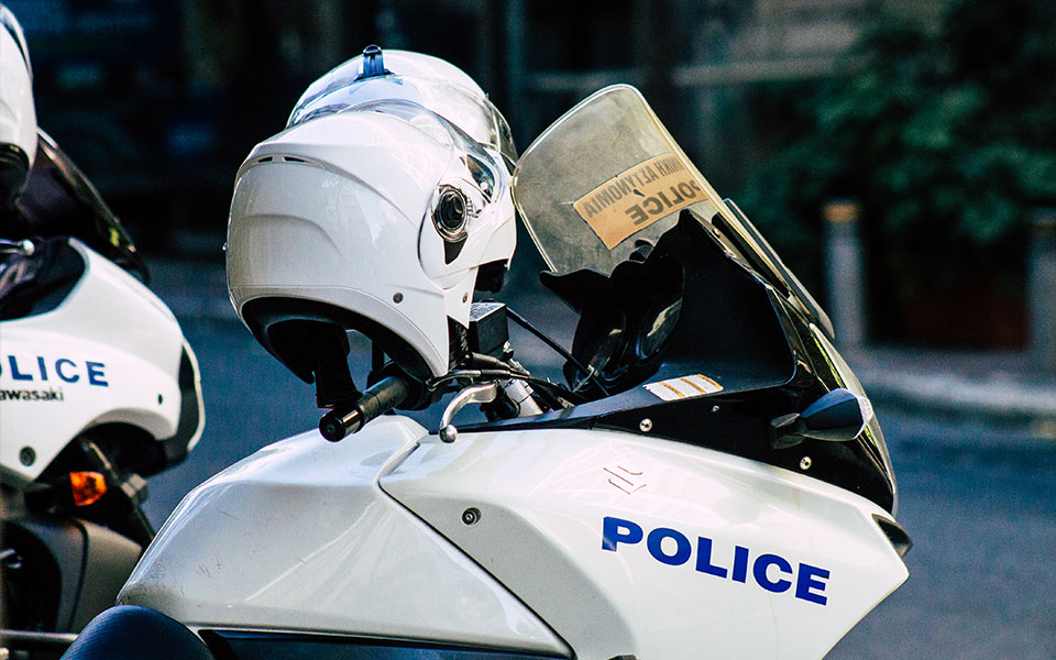 ηράκλειο-χειροπέδες-σε-44χρονο-που-χτύπ-562126402