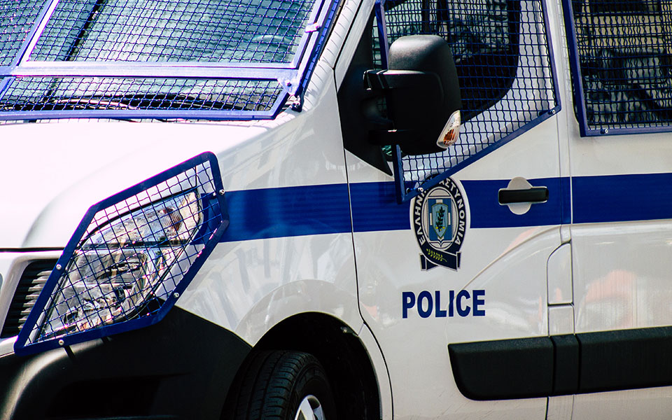 κολωνός-εκδόθηκαν-τέσσερα-νέα-εντάλμ-562121107