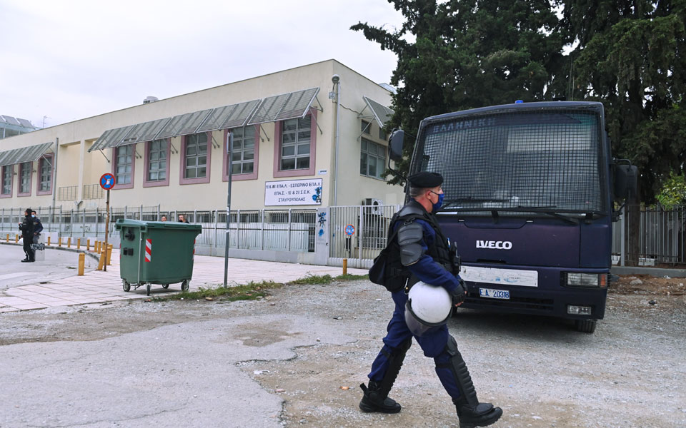 μαθητής-κατήγγειλε-ξυλοδαρμό-από-συμ-562131061