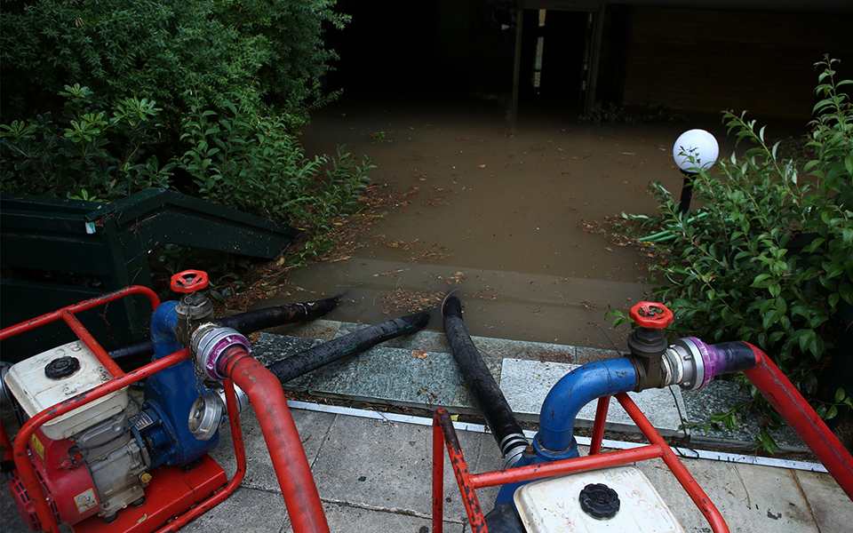 κακοκαιρία-eva-108-κλήσεις-έλαβε-το-κέντρ-562126204