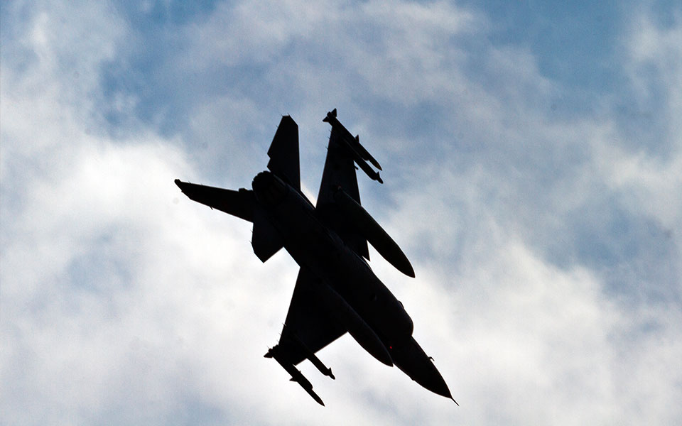 υπερπτήση-τουρκικών-f-16-πάνω-από-την-κίν-562138012