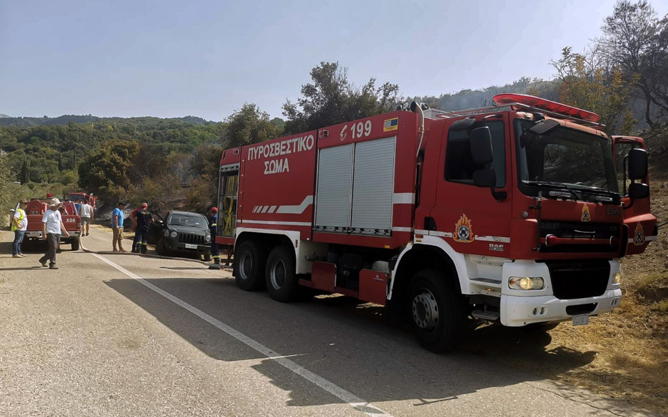 υπό-μερικό-έλεγχο-τα-πύρινα-μέτωπα-στη-562150744