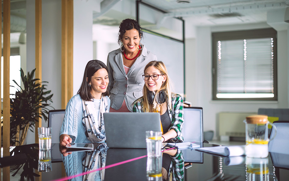 ανήσυχοι-γονείς-αγχωμένοι-έφηβοι-και-562143547