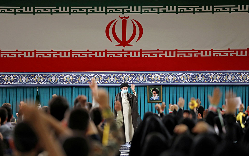 Ιράν: Διαδηλώσεις παρά την αιματηρή καταστολή – Ο Χαμενεΐ κατηγορεί τις ΗΠΑ-1