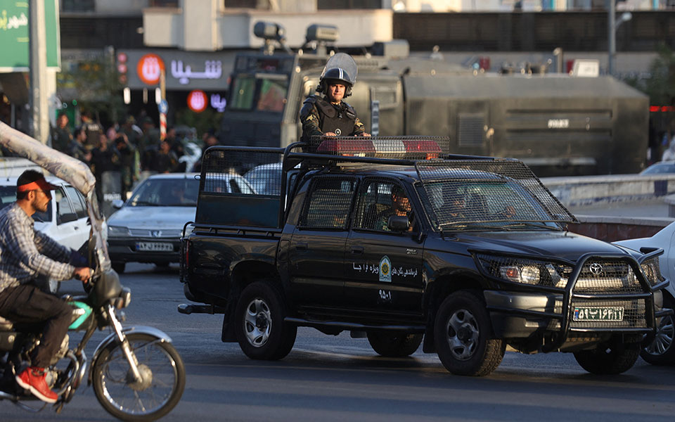 Ιράν: Διαδηλώσεις παρά την αιματηρή καταστολή – Ο Χαμενεΐ κατηγορεί τις ΗΠΑ-3