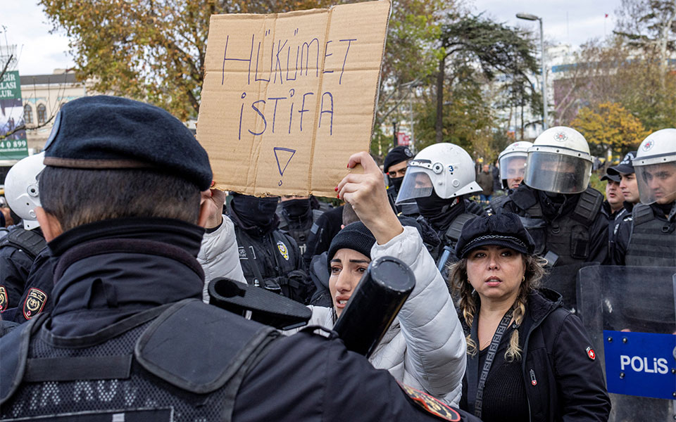 τουρκία-συλλήψεις-σε-διαδήλωση-για-τη-562158346