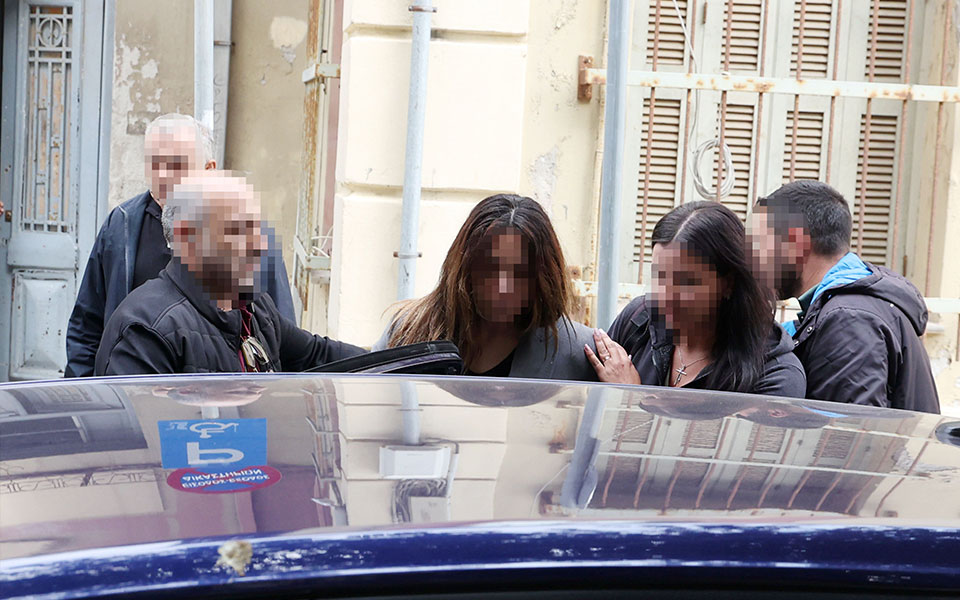 επίθεση-με-καυστικό-υγρό-στην-κρήτη-εν-562125739