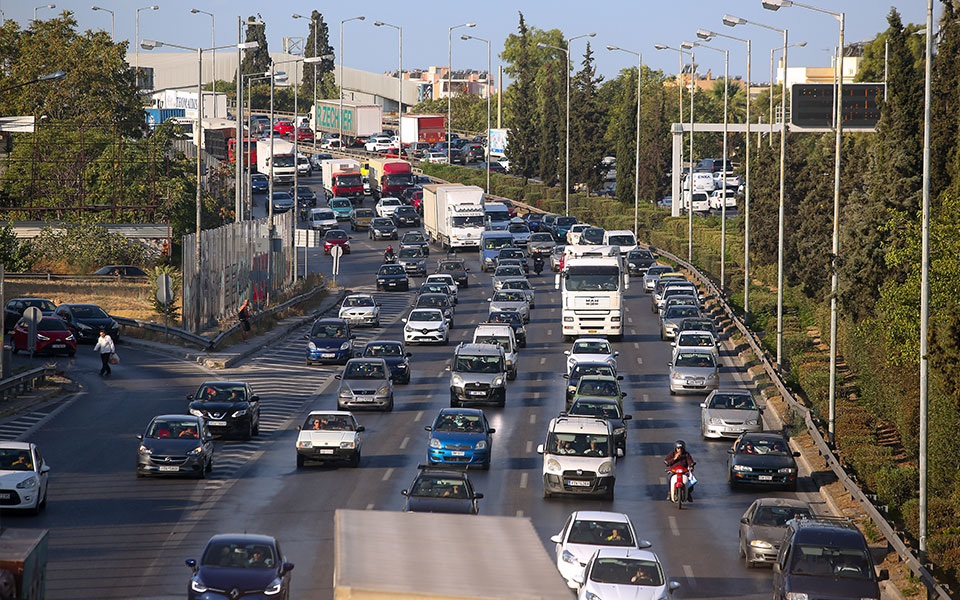 κομφούζιο-στον-κηφισό-έσπασε-αγωγός-562120627
