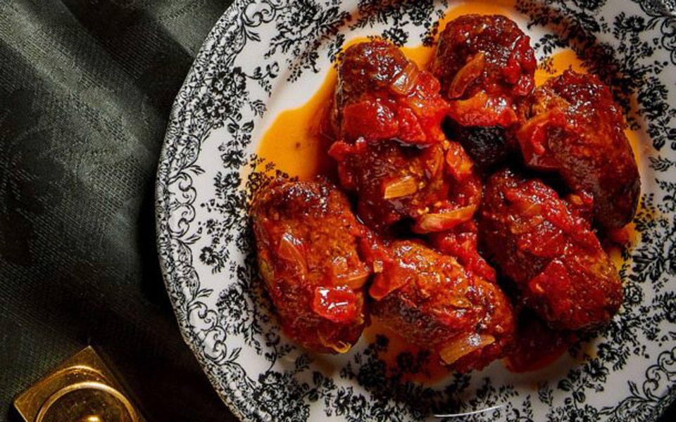 τα-σουτζουκάκια-δεν-είναι-φαγητό-είνα-562124341