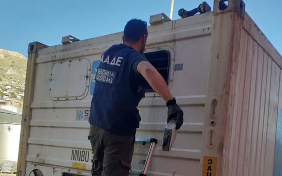 κοκαΐνη-σε-φορτίο-με-μπανάνες-σε-εξέλι-562123138