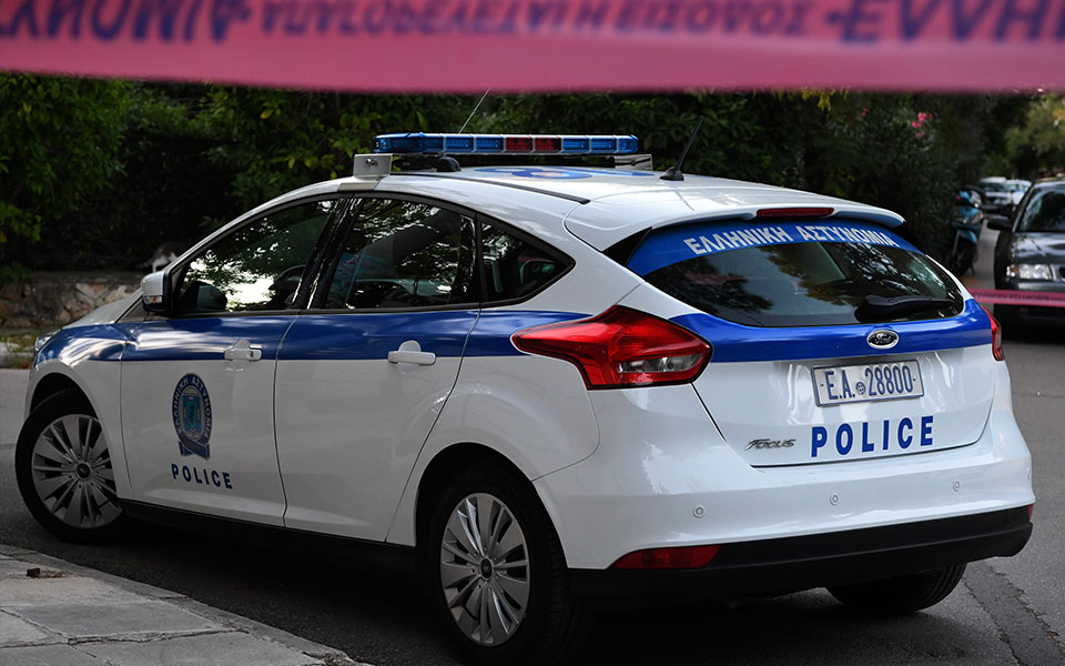 θεσσαλονίκη-χειροπέδες-σε-άνδρα-για-δ-562139878