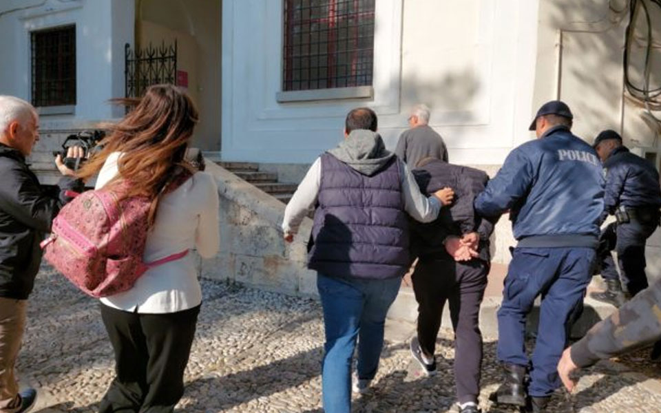 κως-ελεύθερος-με-περιοριστικούς-όρου-562141540