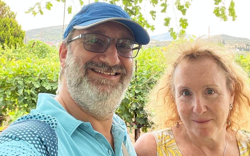 «Κανένα μέρος δεν συγκρίνεται με την Ελλάδα» – Ευρωπαίοι που αγόρασαν σπίτι στη χώρα μας μιλούν στην «Κ»-4