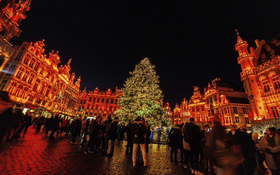λαμπερά-ή-οικονομικά-το-δίλημμα-της-ευ-562157980