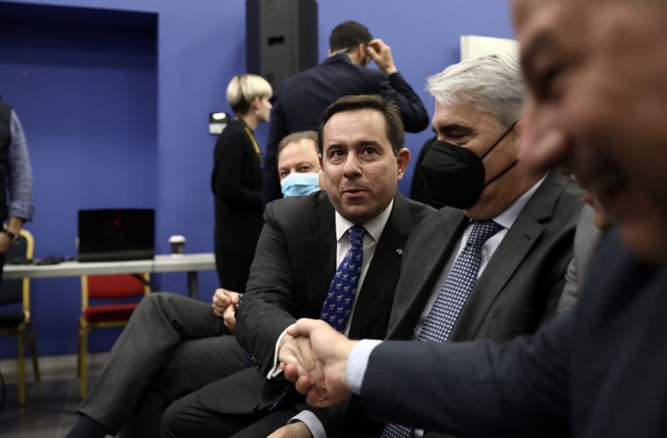 μηταράκης-η-ελλάδα-συνεχίζει-να-φυλάε-562138594