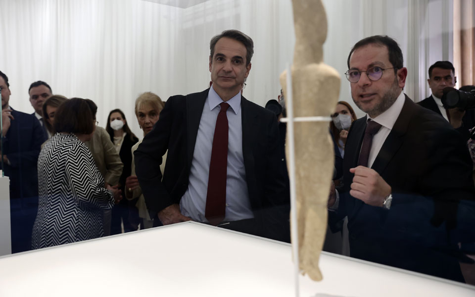 Ο Κυριάκος Μητσοτάκης στα εγκαίνια της έκθεσης «Γυρισμός. Κυκλαδικοί Θησαυροί στο Ταξίδι της Επιστροφής»-1
