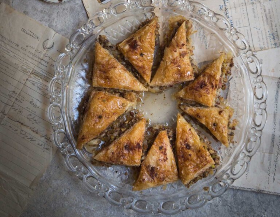 μπακλαβάς-με-40-φύλλα-και-αμύγδαλα-562152589