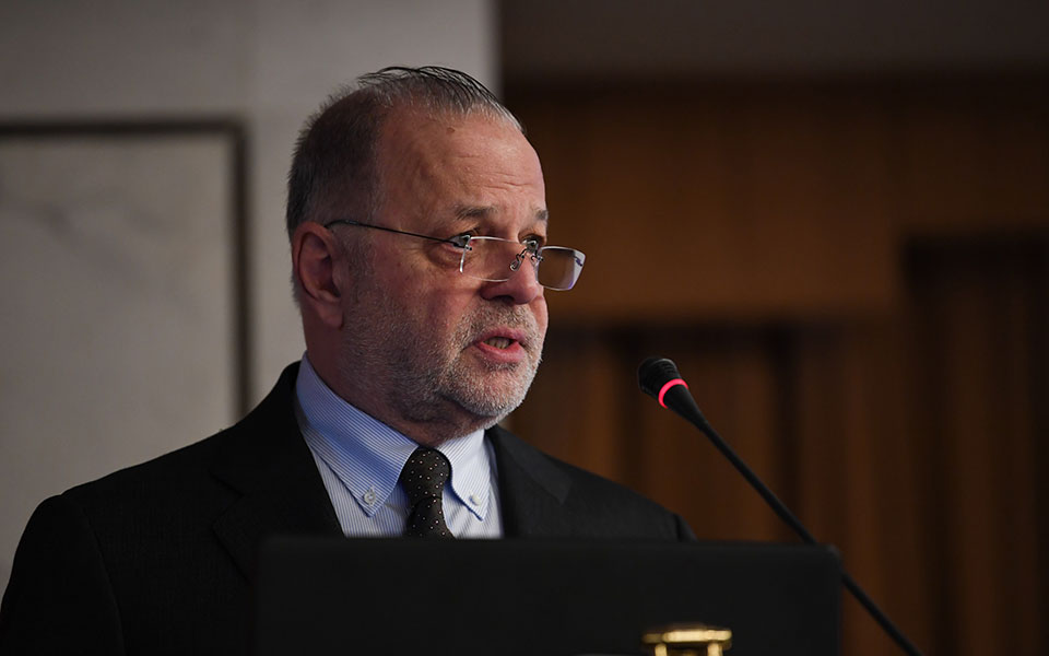 βολές-από-μυτιληναίο-κατά-κομισιόν-γι-562160179