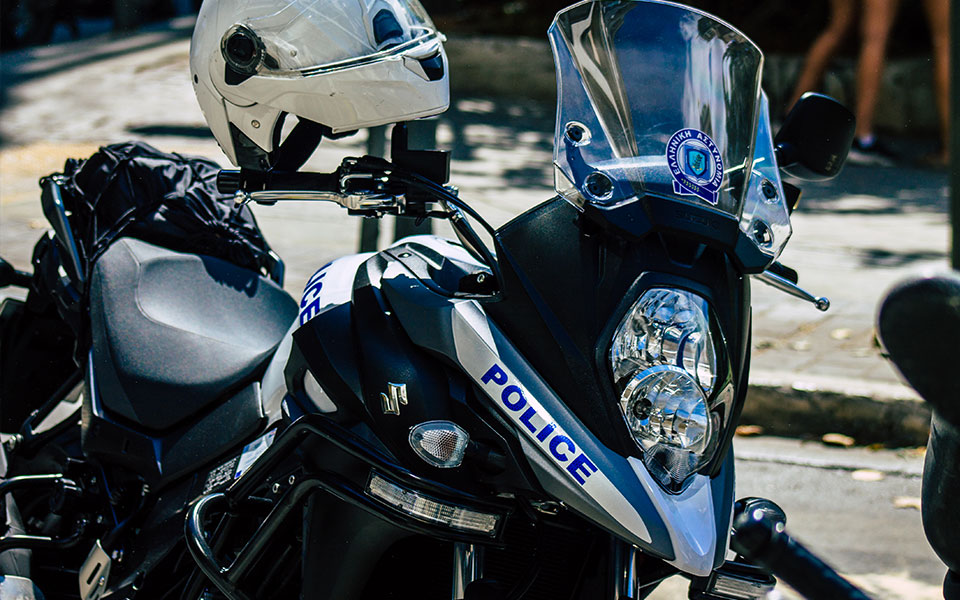 χειροπέδες-σε-παίκτη-reality-για-κατοχή-235-γρα-562118854