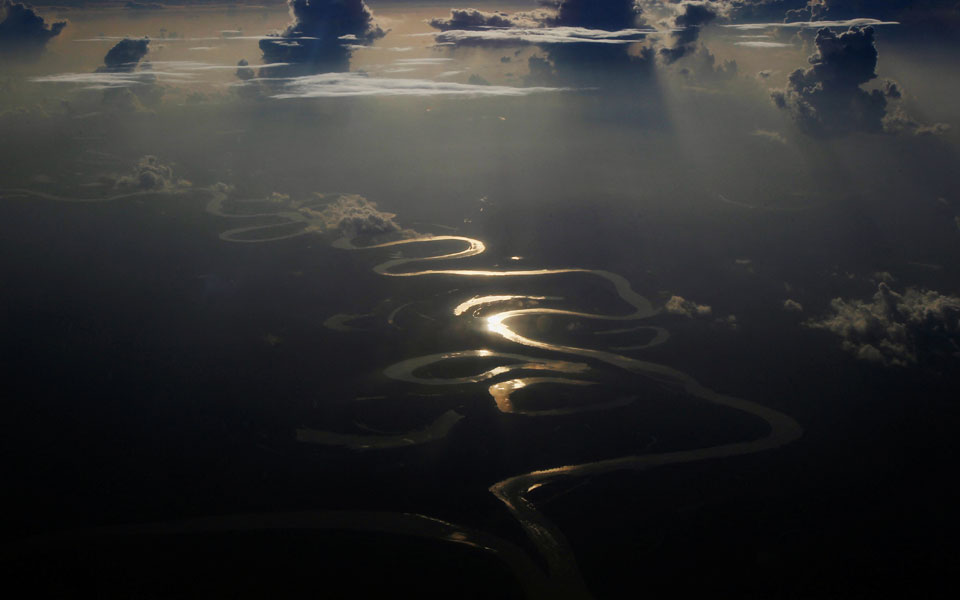 περού-αυτόχθονες-απήγαγαν-περίπου-150-τ-562124347