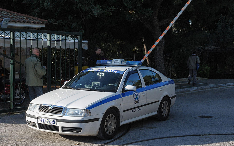 στις-φυλακές-γρεβενών-μεταφέρεται-ο-28χ-562130824