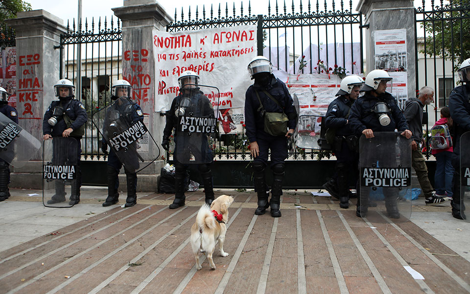 Επέτειος Πολυτεχνείου: Ολοκληρώθηκε η πορεία προς την αμερικανική πρεσβεία-25