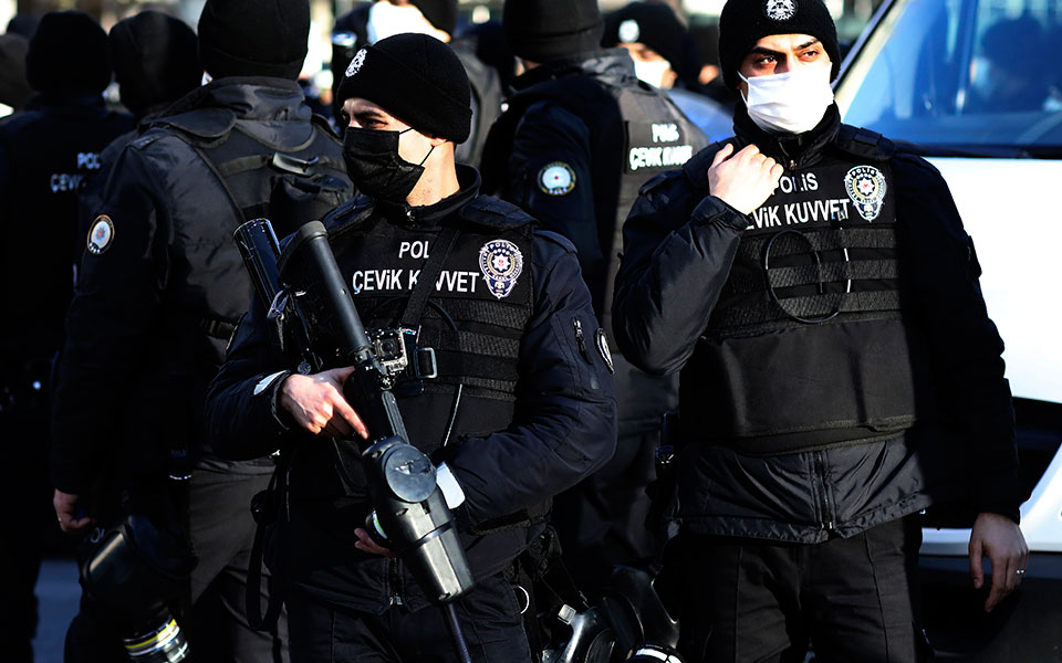 τουρκία-πέντε-νεκροί-σε-διαμέρισμα-στ-562131376