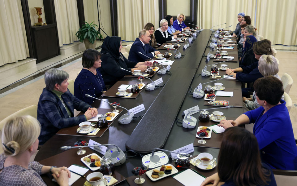 Πούτιν σε μητέρες Ρώσων στρατιωτών: «Συμμερίζομαι τον πόνο σας»-1