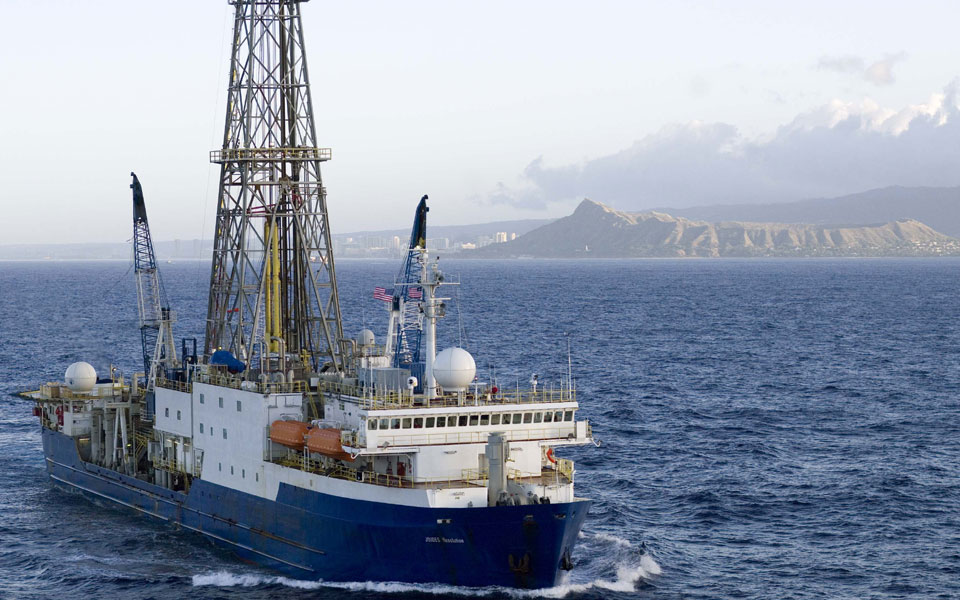 αμερικανικό-ερευνητικό-πλοίο-ξεκινά-562148989