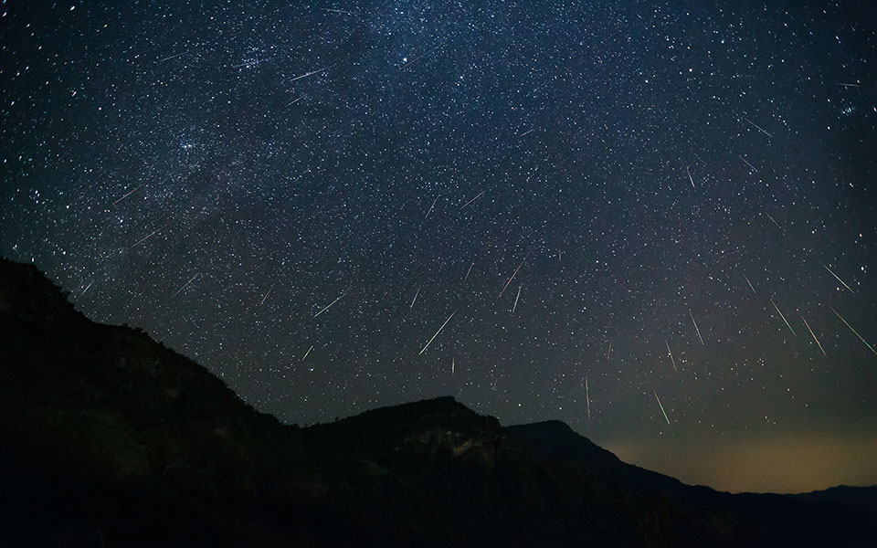 λεοντίδες-κορυφώνεται-απόψε-η-βροχή-562141567