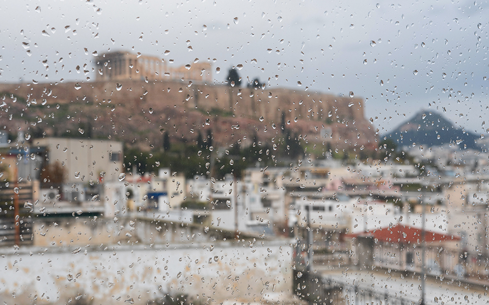 καιρός-βροχές-πτώση-της-θερμοκρασίας-562158487