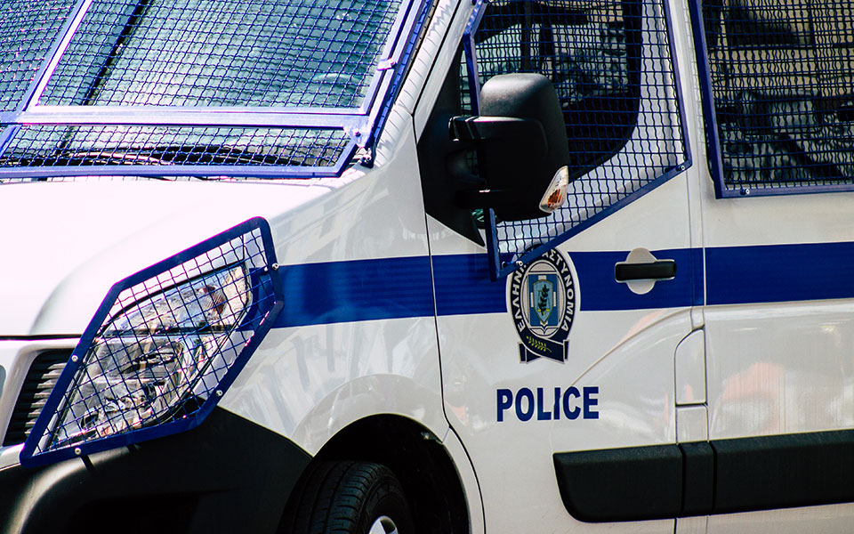 πετράλωνα-πατέρα-θείο-και-άλλα-17-άτομα-562117111