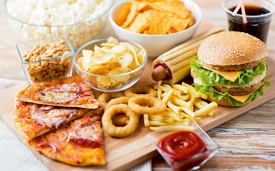 γιατί-η-διατροφή-με-τζανκ-φουντ-μπορεί-562130710