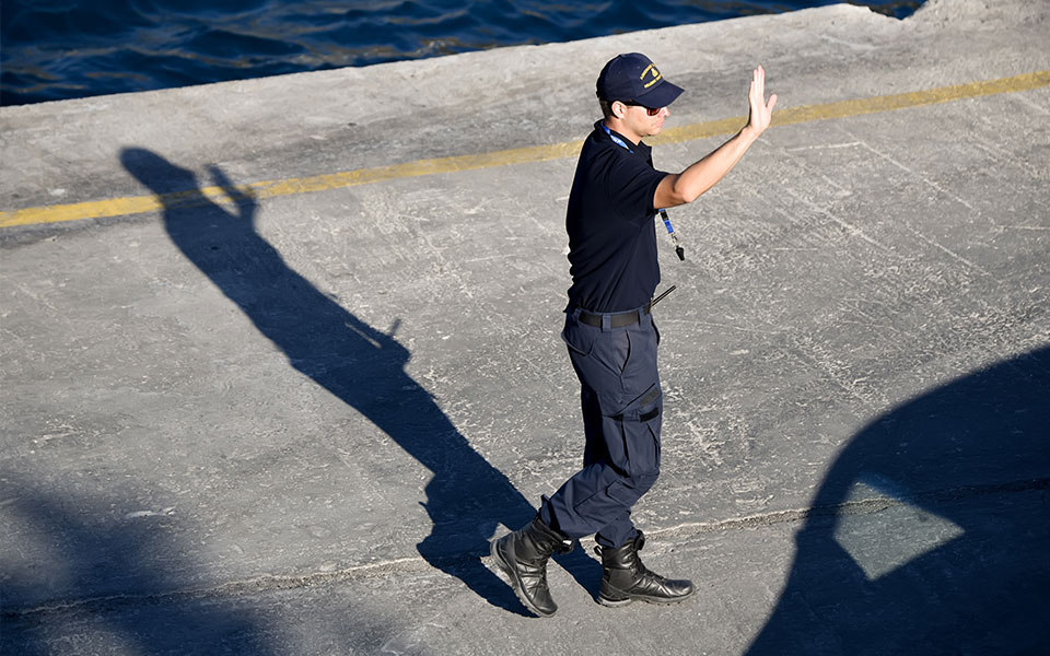 χειροπέδες-σε-τρία-άτομα-για-κατοχή-κα-562122892