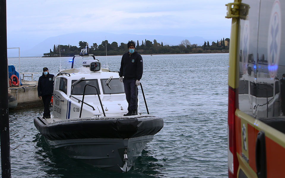 ναυάγιο-σκάφους-στο-στενό-καφηρέα-εντ-562119031