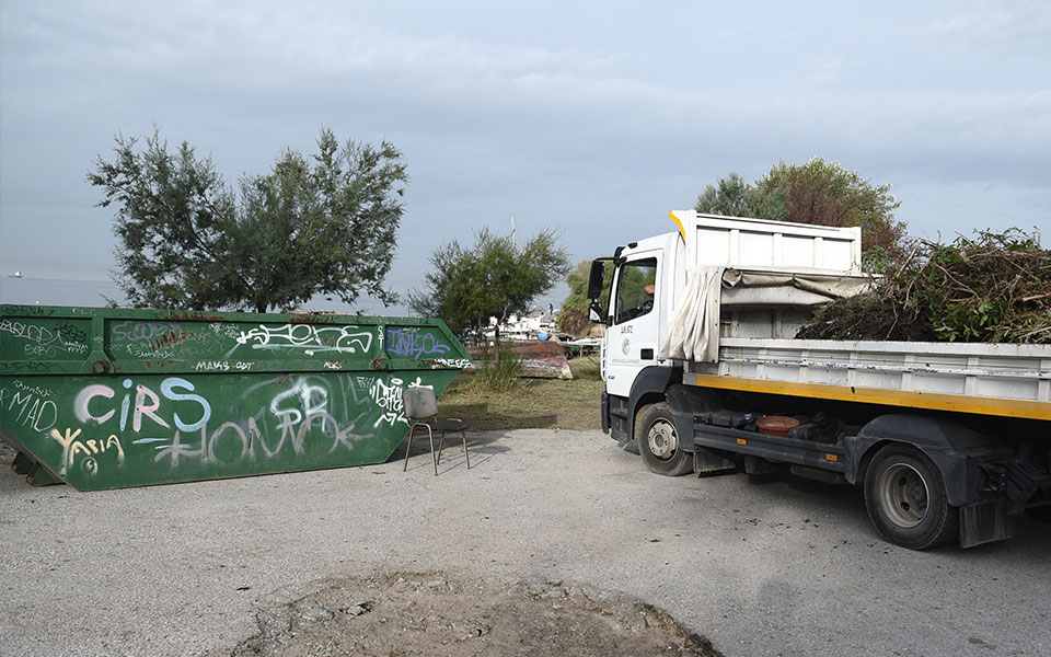θεσσαλονίκη-συσσωρεύονται-τα-σκουπί-562160752