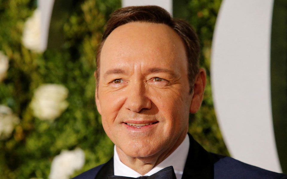 κέβιν-σπέισι-κατηγορίες-για-άλλα-επτά-562139950