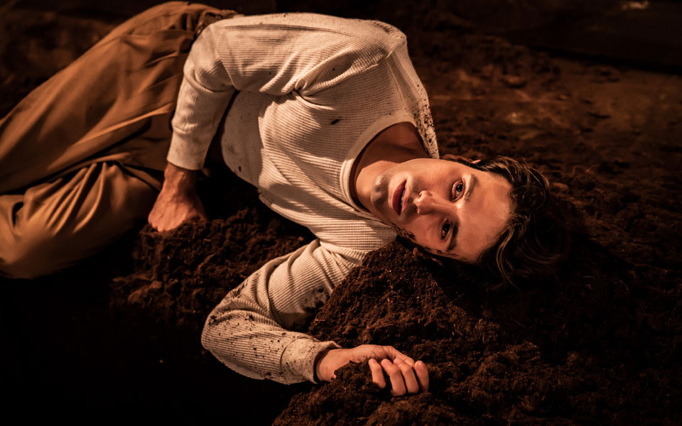 Μπέτυ Αρβανίτη: «Η ρίζα των προβλημάτων είναι στην οικογένεια. Η οικογένειά μας είναι η πρώτη πρόβα ζωής»-2