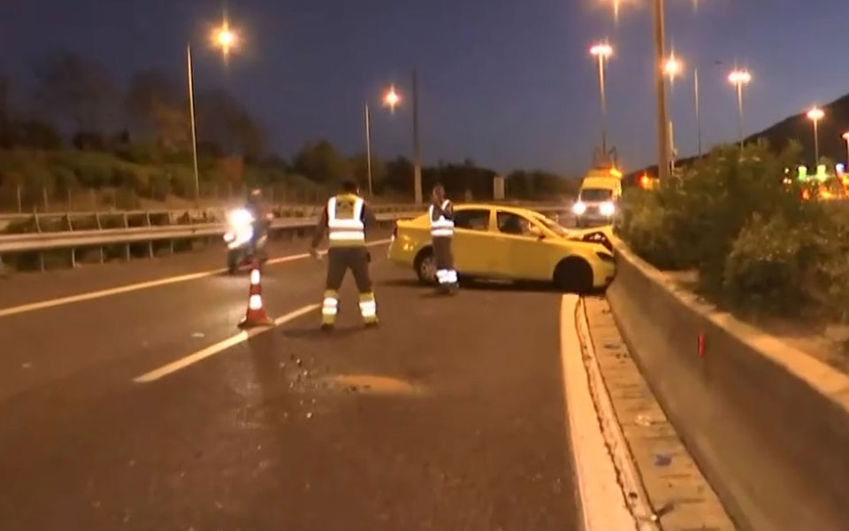 σύγκρουση-ι-χ-με-ταξί-στον-περιφερειακ-562120501