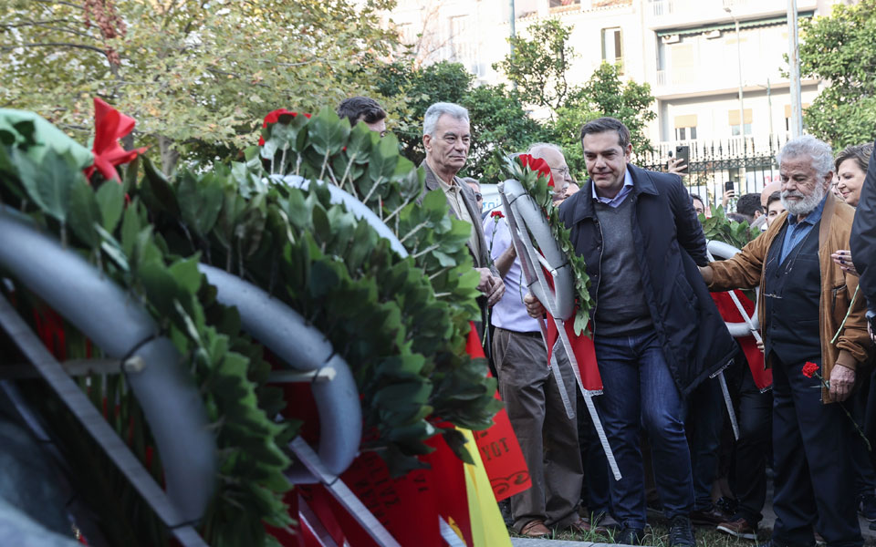 κατέθεσε-στεφάνι-στο-πολυτεχνείο-ο-αλ-562139704