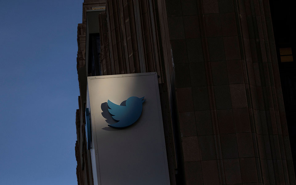 twitter-ο-έλον-μασκ-ξεμπλοκάρει-τοξικούς-λογ-562147990