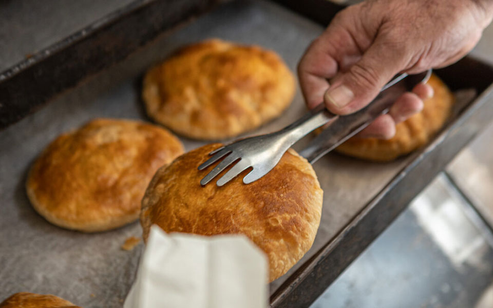 πού-τρώμε-τις-καλύτερες-τυρόπιτες-της-562135336