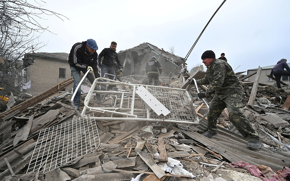 μαζική-πυραυλική-επίθεση-από-ρωσία-562151371