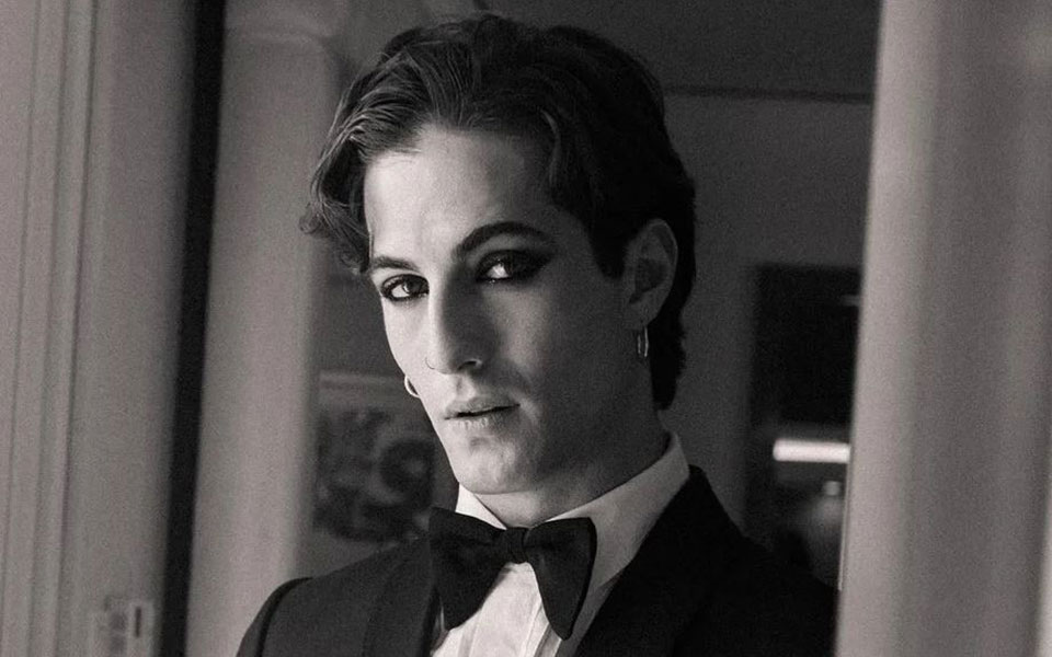 15-αρώματα-και-σετ-περιποίησης-για-άντρε-562149595