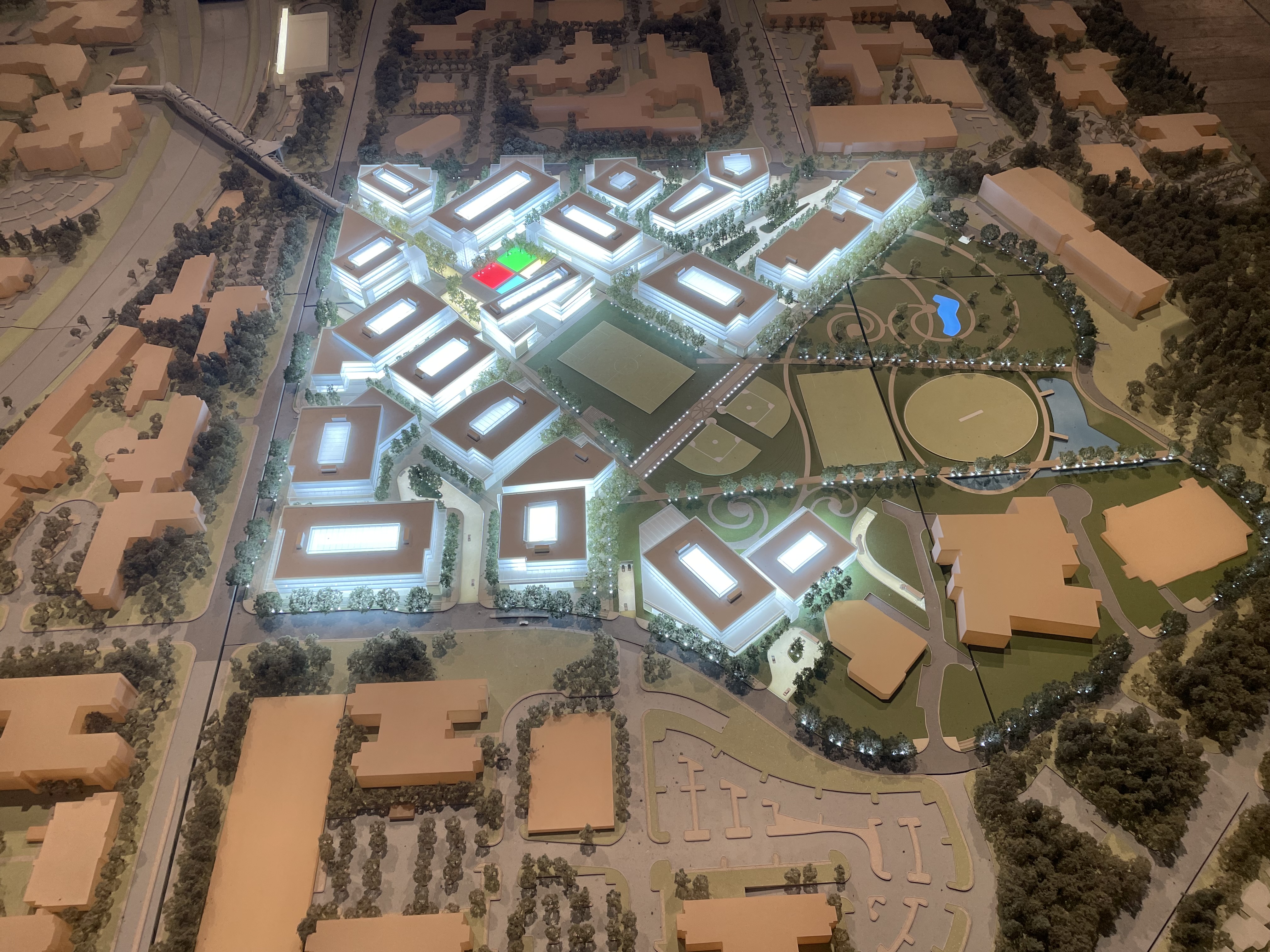 Στο στρατηγείο της Microsoft για το ψηφιακό έγκλημα-4