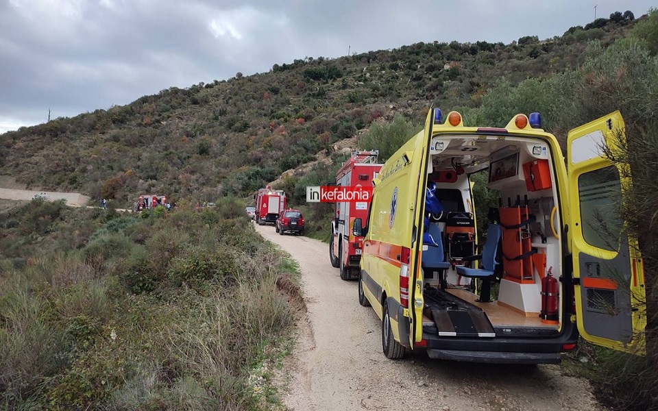 tραγωδία-στην-κεφαλονιά-φορτηγό-έπεσε-562169842